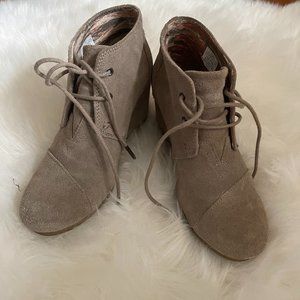 DISCOUNTED SHIPPING this week only! Tom's Lace Up Taupe Suede Booties
